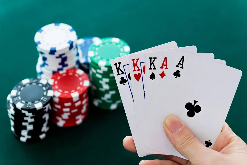 Kinh nghiệm chơi Poker 13win